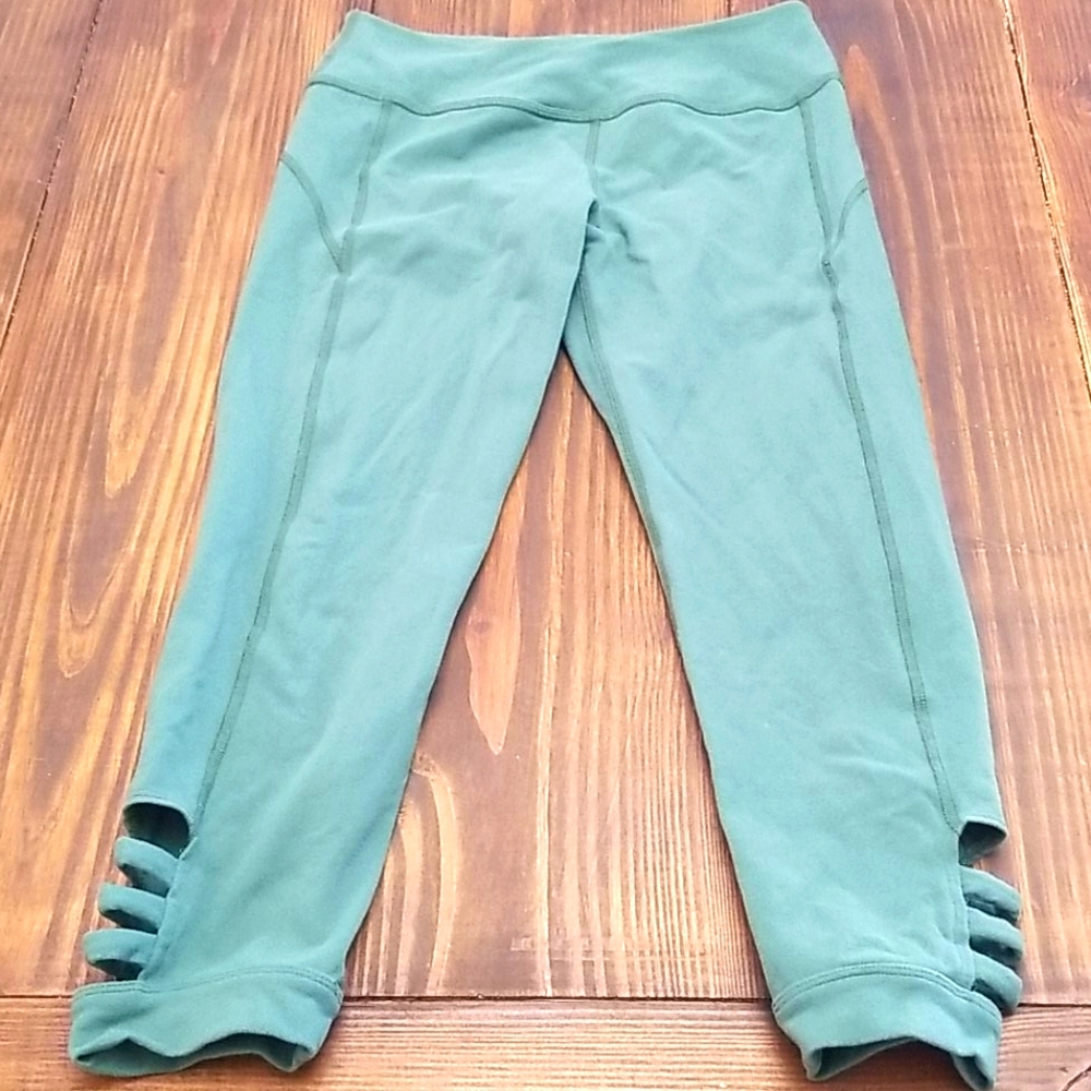 Beyond Yoga Crop Leggings Medium